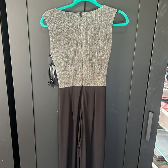 R&K NWT color block silver sparkling sleeveless front tie jumpsuit size 8 black - Picture 9 of 9